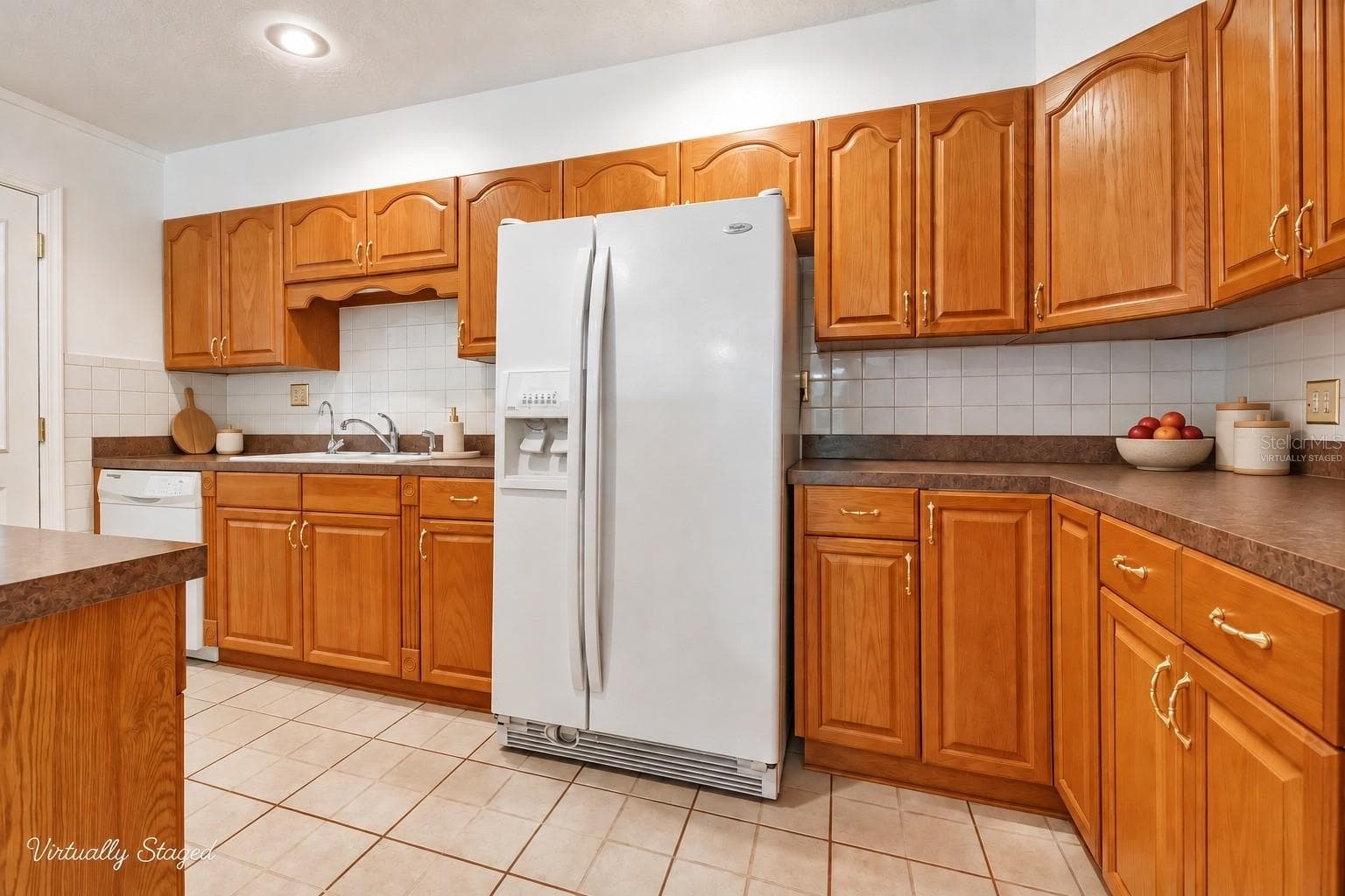 Kitchen (Virtually Staged) - 1615 LAKE MIRIAM DR, LAKELAND