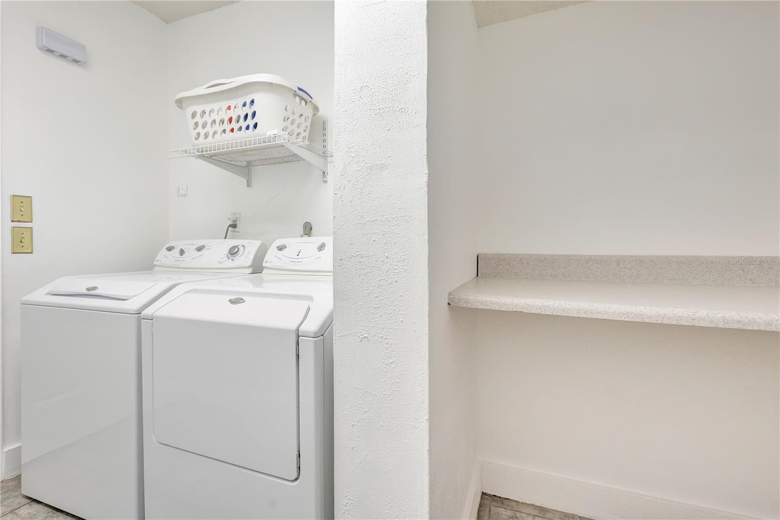 Laundry Room w/Folding Station - 1615 LAKE MIRIAM DR, LAKELAND
