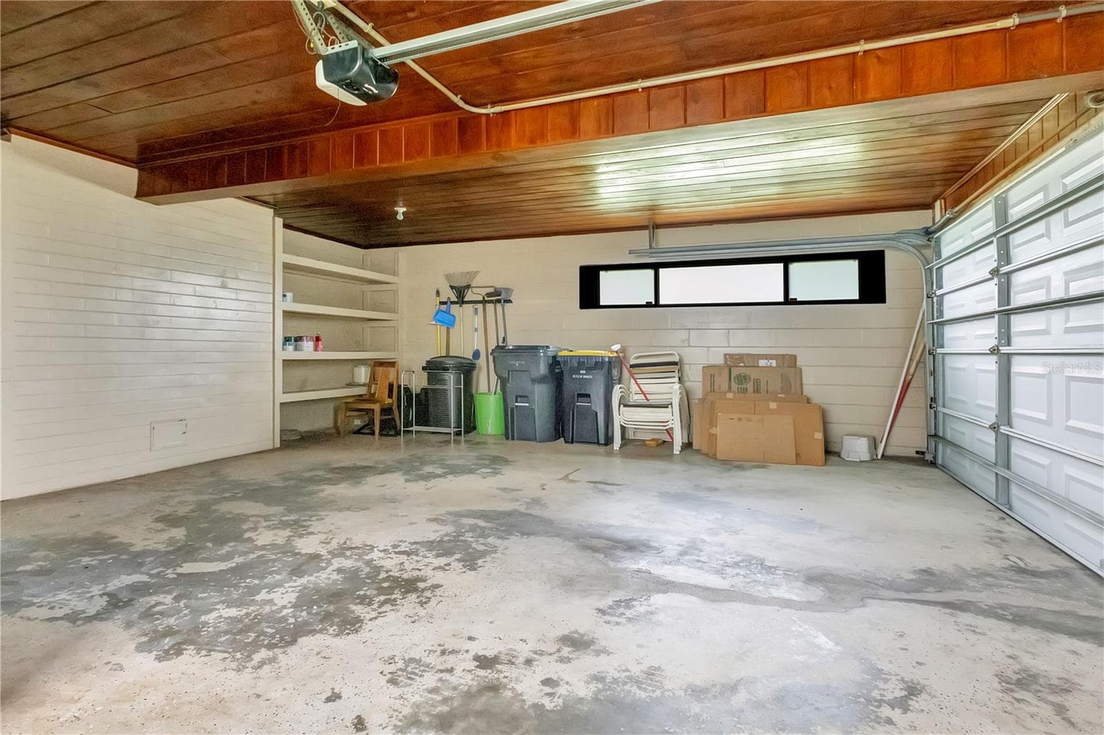Garage - 1615 LAKE MIRIAM DR, LAKELAND