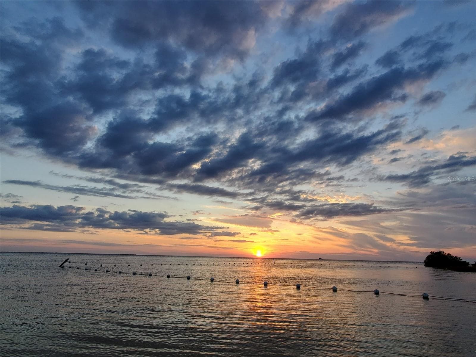 Gulf Harbors sunset - 6522 SAND SHORE LN, NEW PORT RICHEY