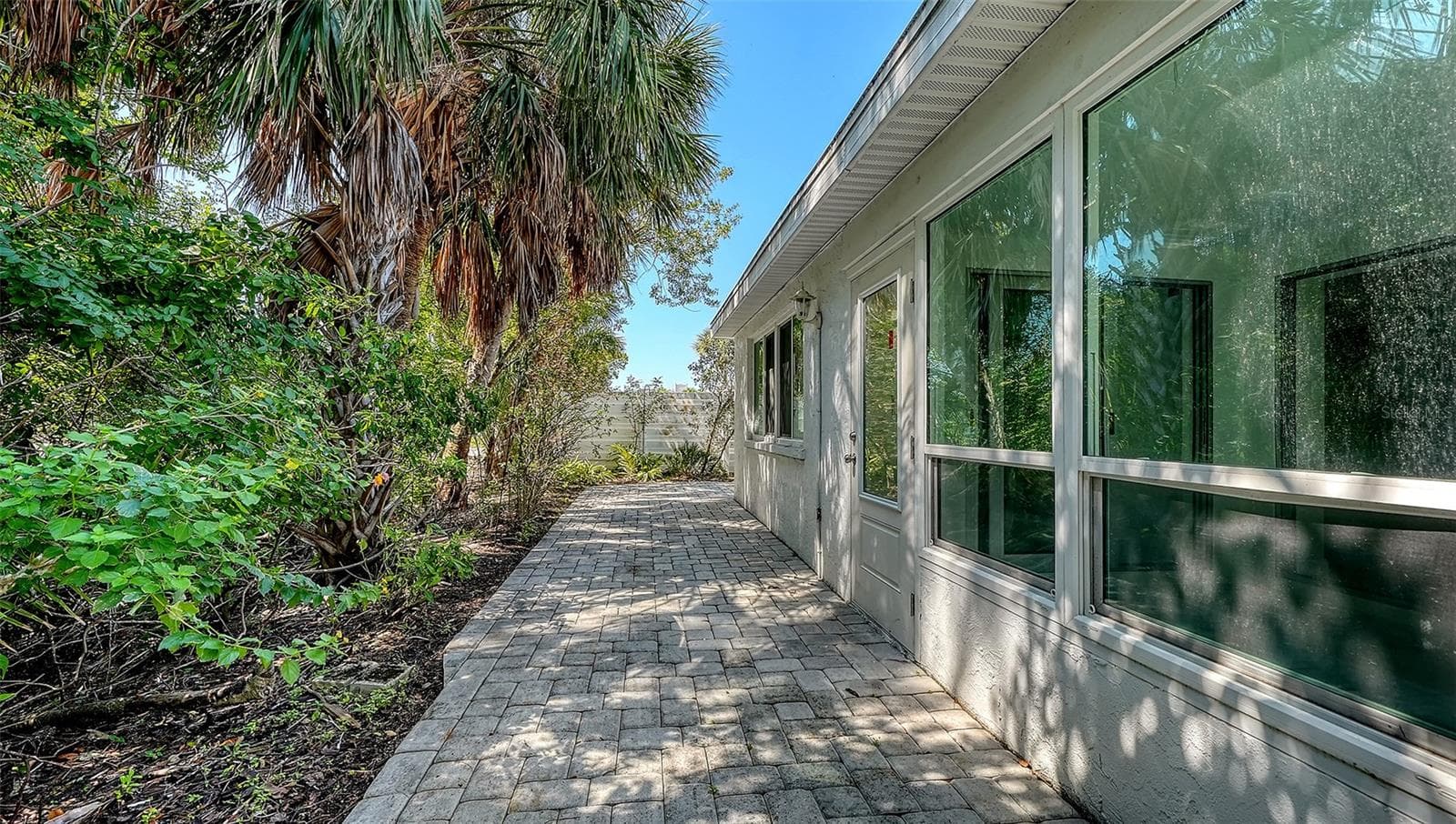 Condominium at 554 SPANISH DR S, LONGBOAT KEY, photo 38 of 74