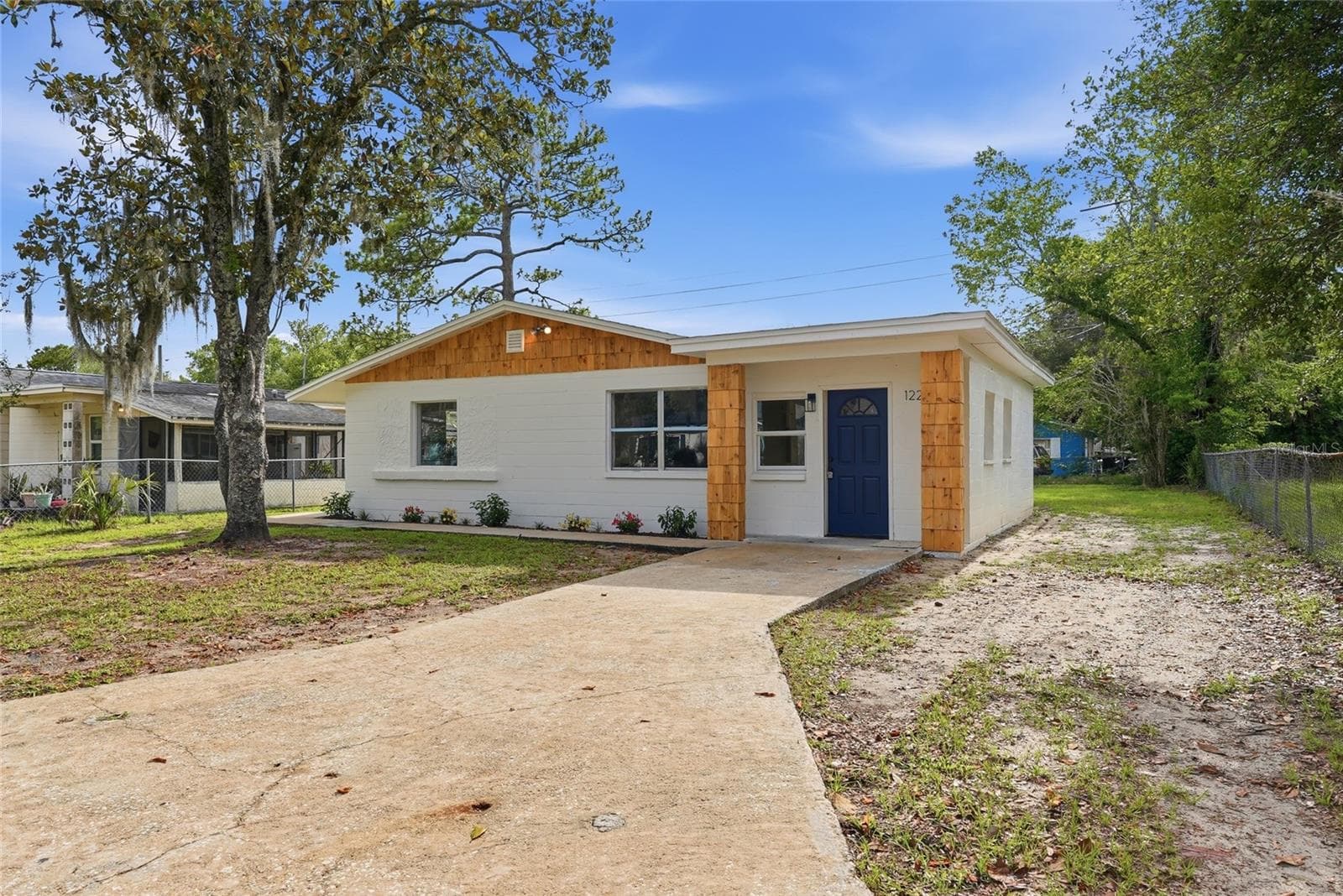 Single Family Residence at 1228 SE 19TH ST, GAINESVILLE, photo 3 of 28