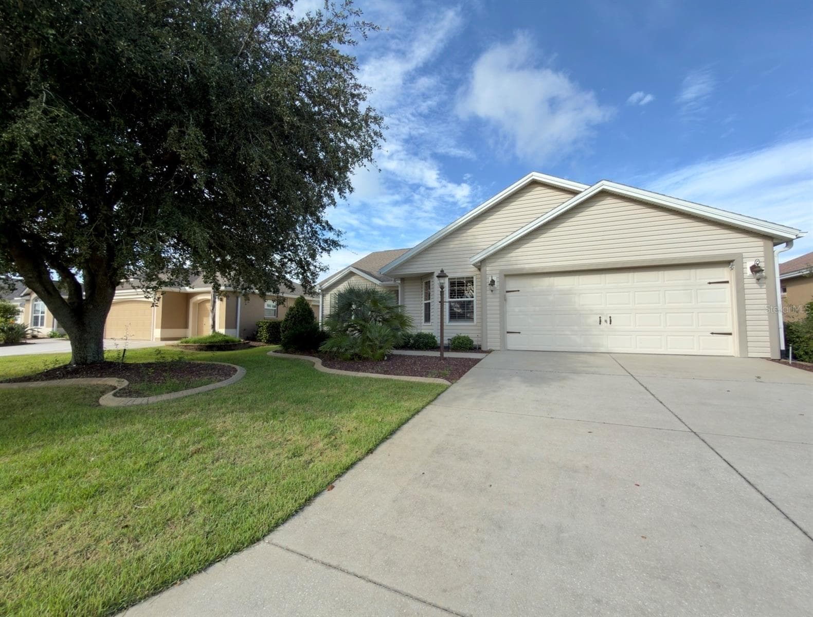 Single Family Residence at 497 LITTLE RIVER PATH, THE VILLAGES, photo 2 of 33