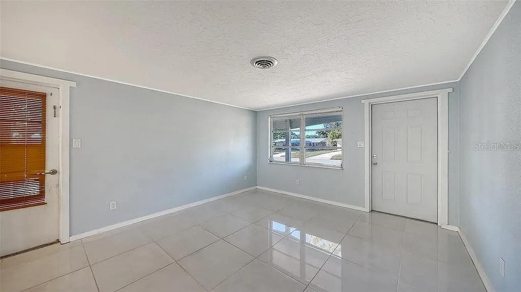 Single Family Residence at 5529 NUTMEG AVE, SARASOTA, photo 7 of 33