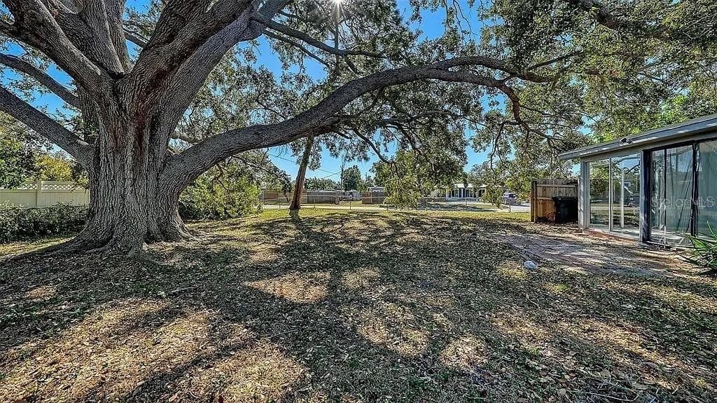 Single Family Residence at 5529 NUTMEG AVE, SARASOTA, photo 11 of 33
