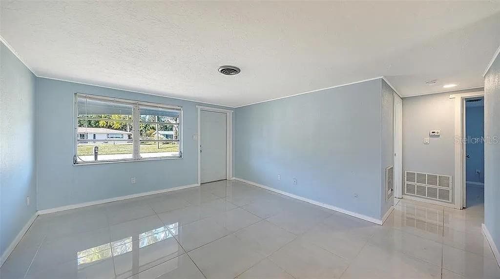 Single Family Residence at 5529 NUTMEG AVE, SARASOTA, photo 15 of 33