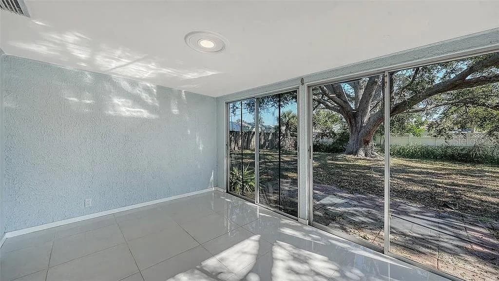 Single Family Residence at 5529 NUTMEG AVE, SARASOTA, photo 17 of 33