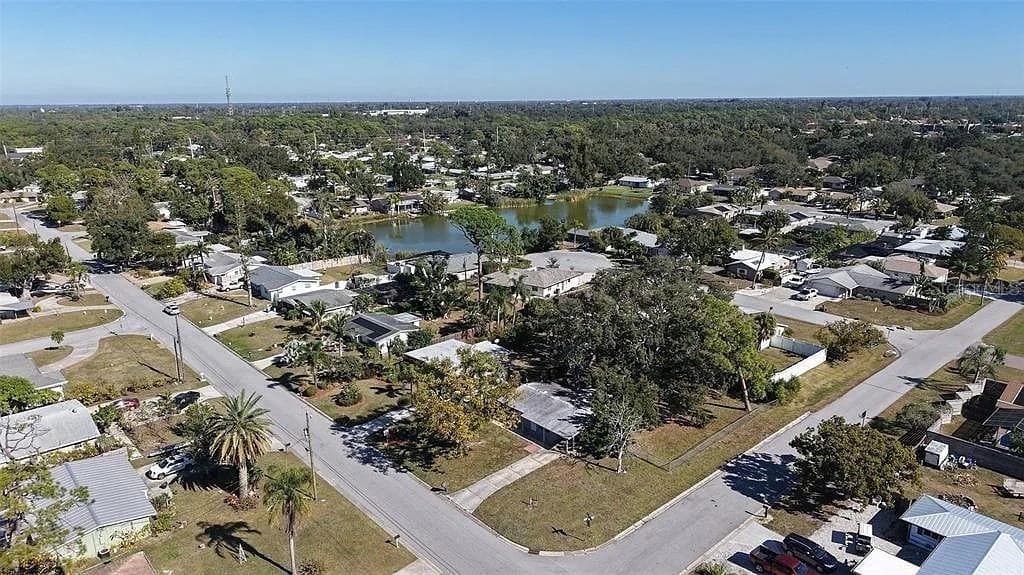 Single Family Residence at 5529 NUTMEG AVE, SARASOTA, photo 27 of 33