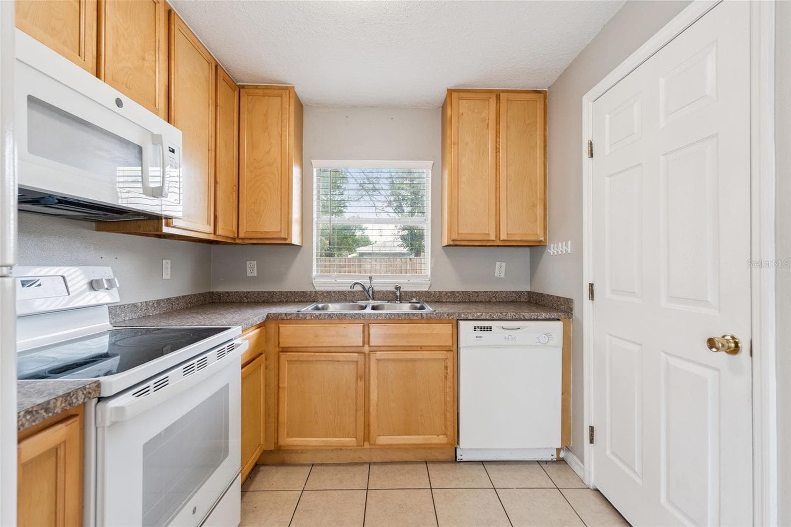 Duplex at 106-108 W ORANGE AVE, LAKE WALES, photo 15 of 35