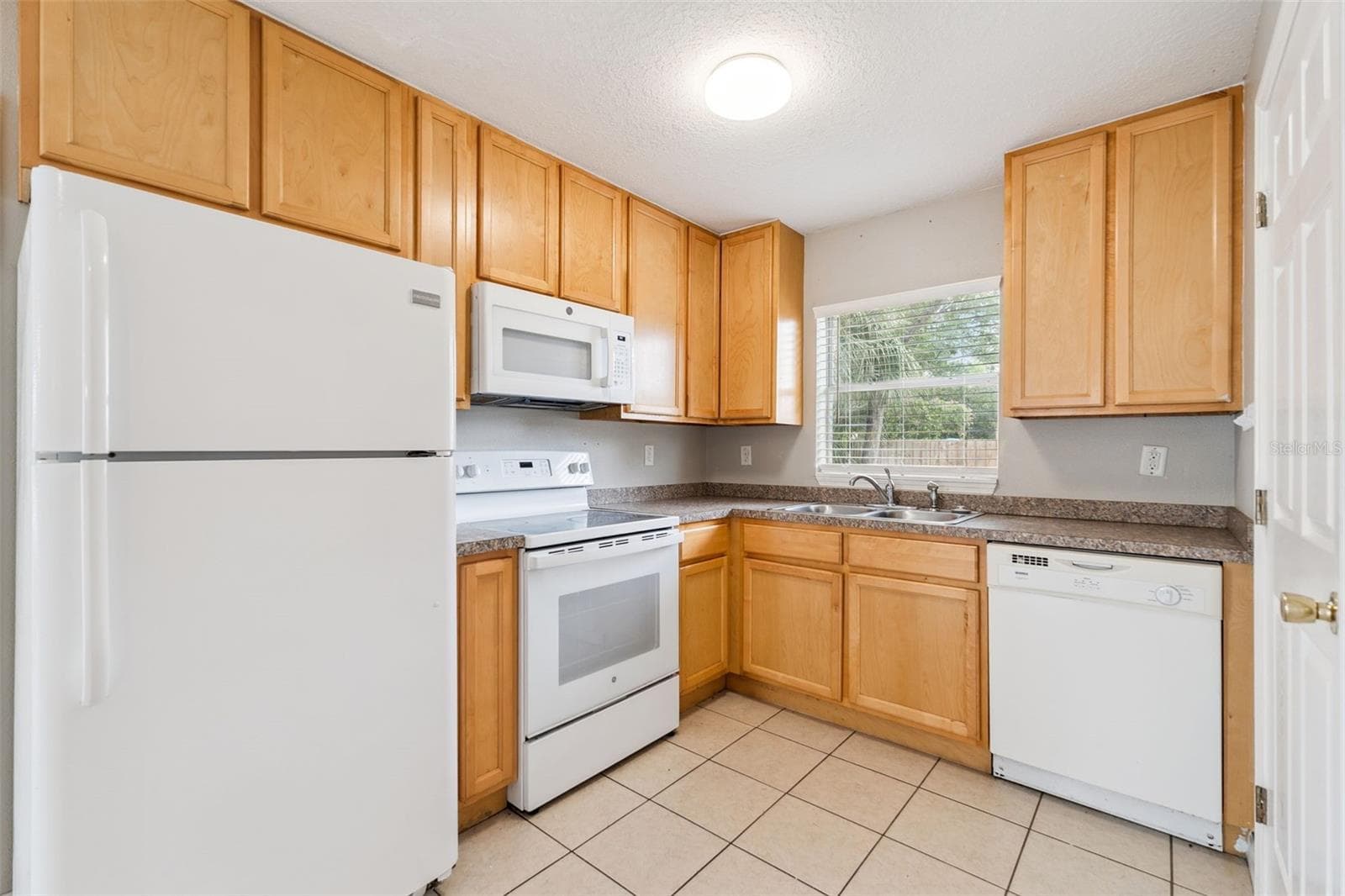 Duplex at 106-108 W ORANGE AVE, LAKE WALES, photo 13 of 35