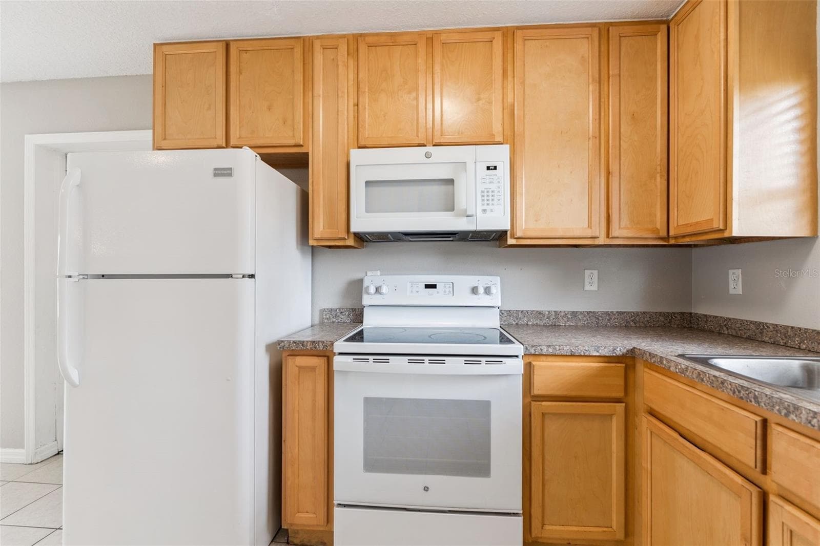 Duplex at 106-108 W ORANGE AVE, LAKE WALES, photo 14 of 35