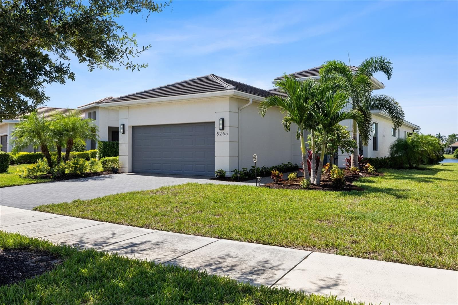 Single Family Residence at 5265 BARNETT CIR, LAKEWOOD RANCH, photo 3 of 78