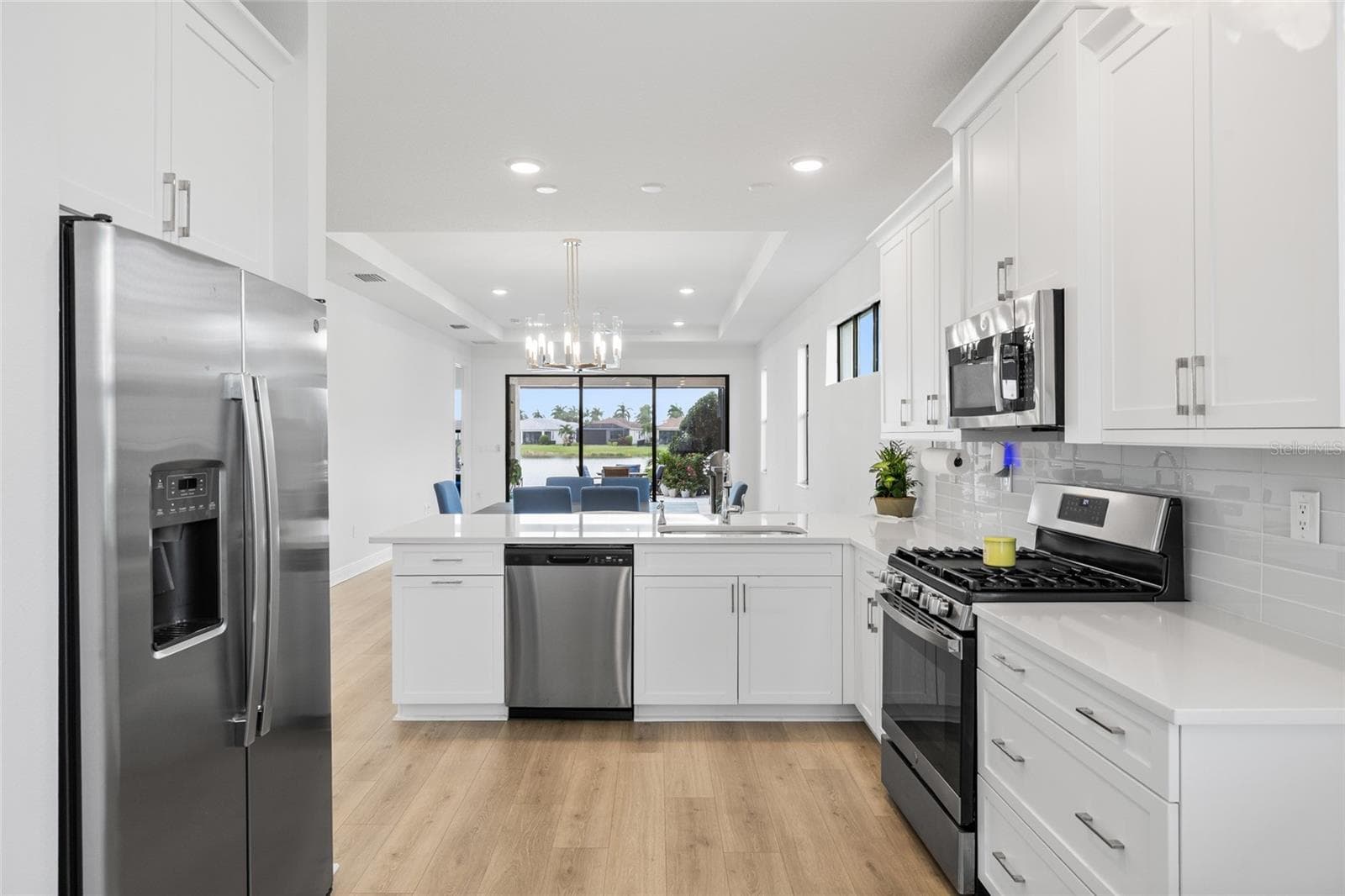 Single Family Residence at 5265 BARNETT CIR, LAKEWOOD RANCH, photo 11 of 78
