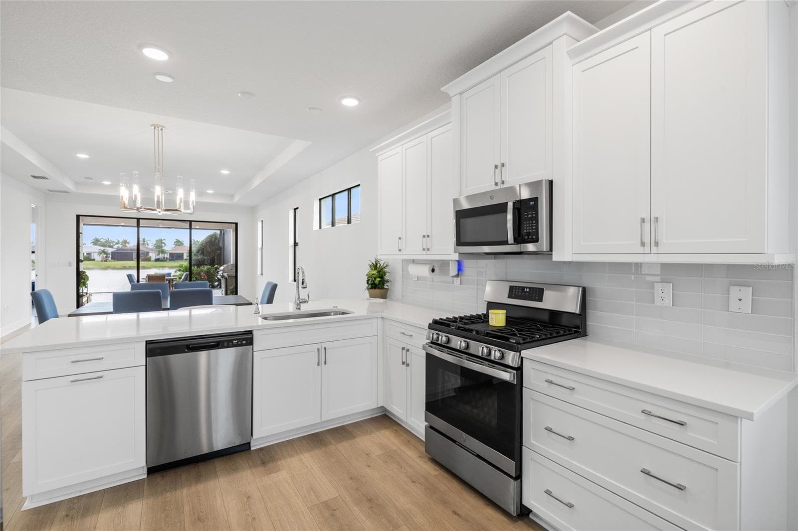 Single Family Residence at 5265 BARNETT CIR, LAKEWOOD RANCH, photo 12 of 78
