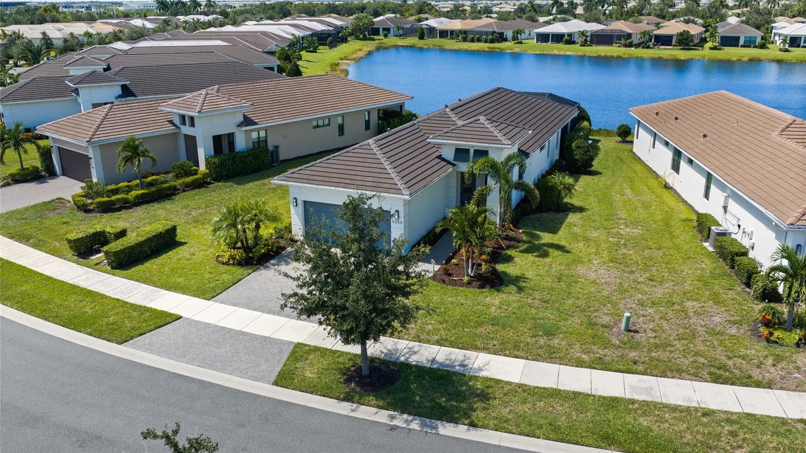 Single Family Residence at 5265 BARNETT CIR, LAKEWOOD RANCH, photo 52 of 78