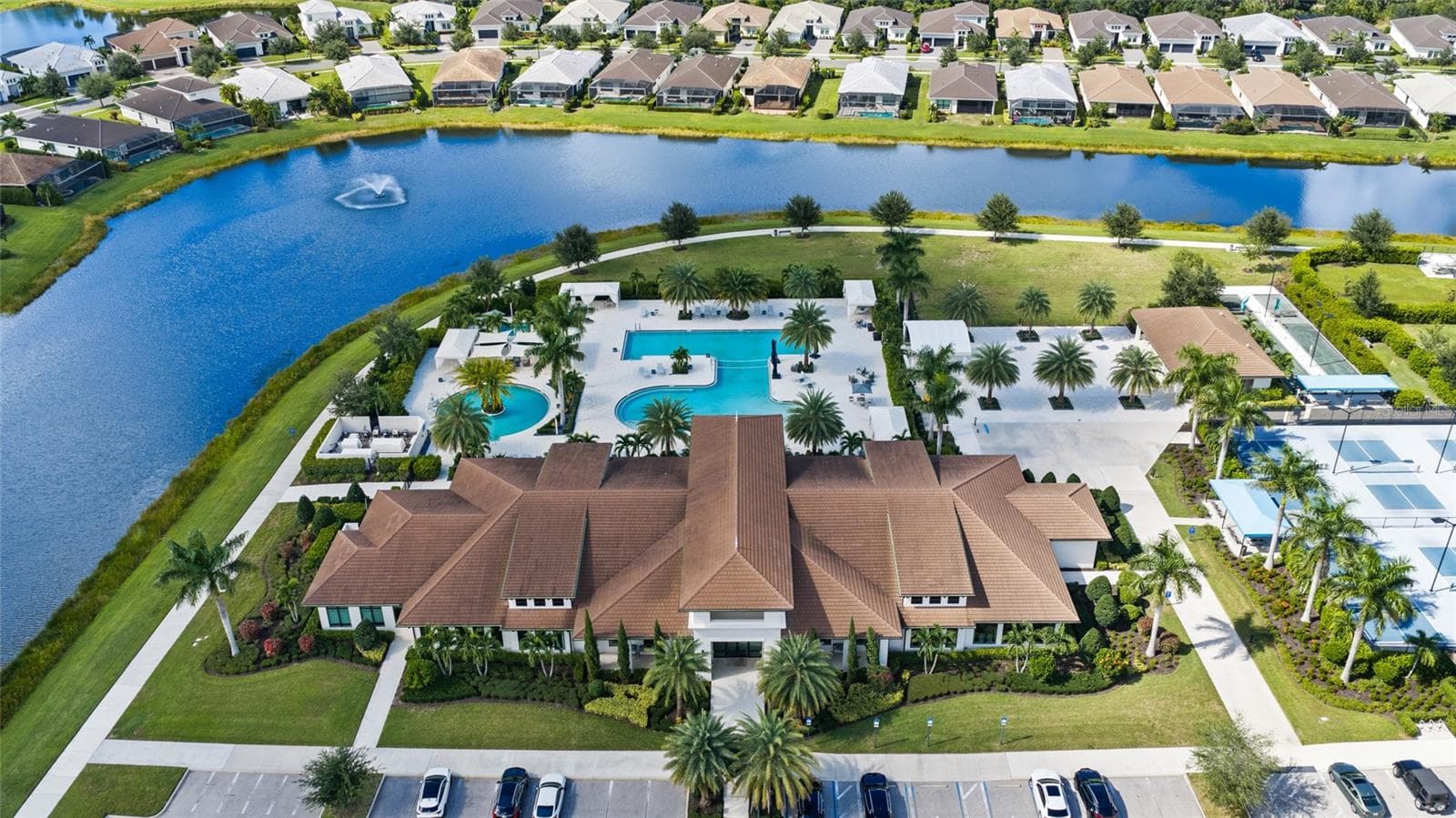 Single Family Residence at 5265 BARNETT CIR, LAKEWOOD RANCH, photo 73 of 78