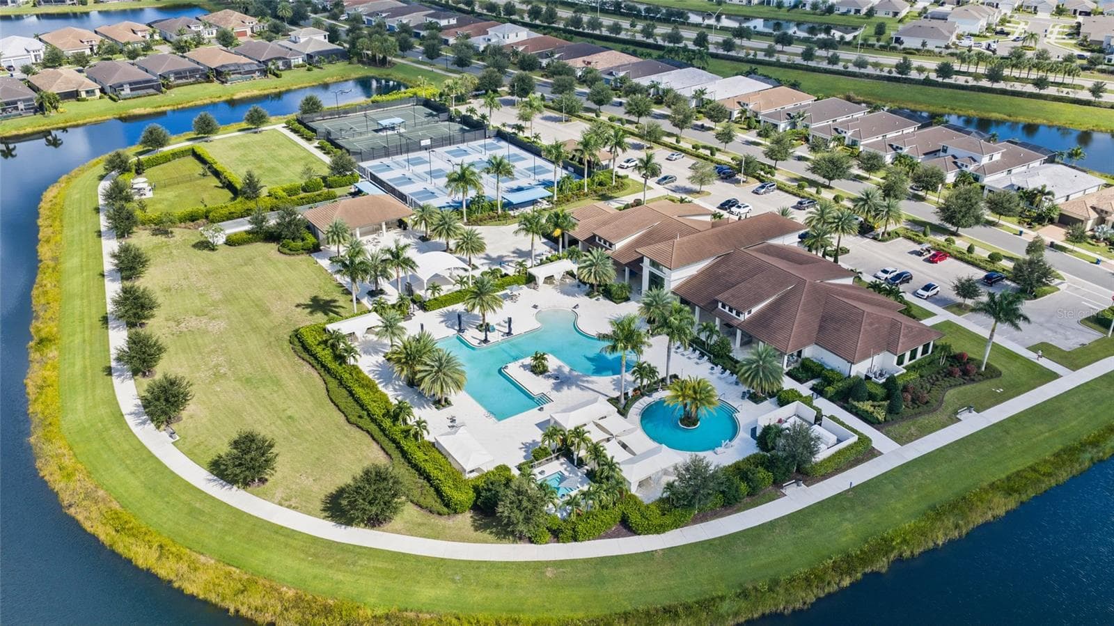 Single Family Residence at 5265 BARNETT CIR, LAKEWOOD RANCH, photo 74 of 78