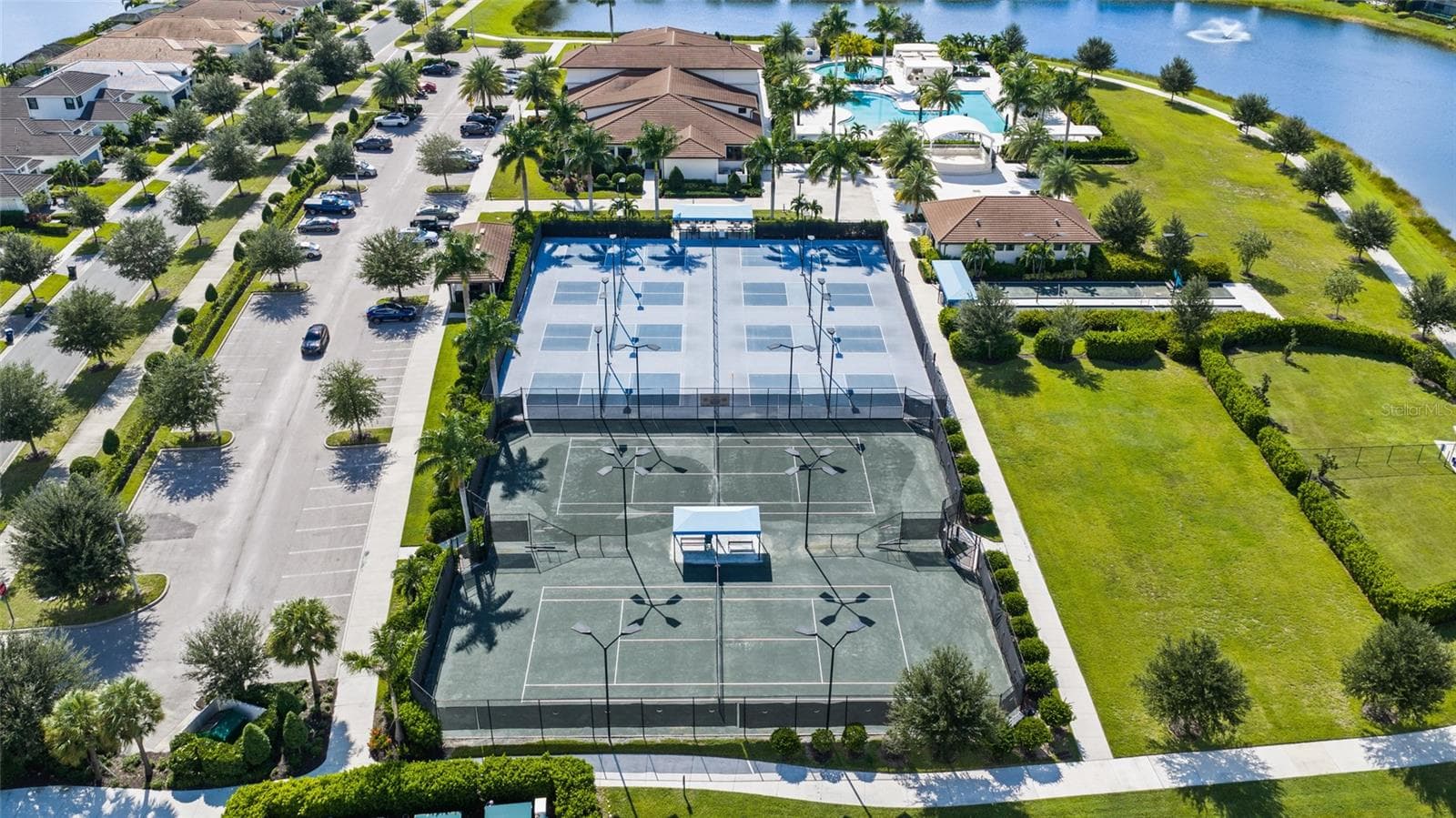 Single Family Residence at 5265 BARNETT CIR, LAKEWOOD RANCH, photo 75 of 78