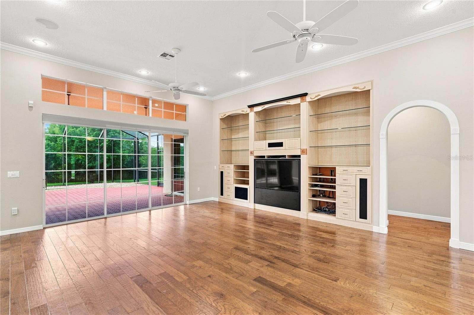 Front - 8698 MISSISSIPPI RUN, WEEKI WACHEE