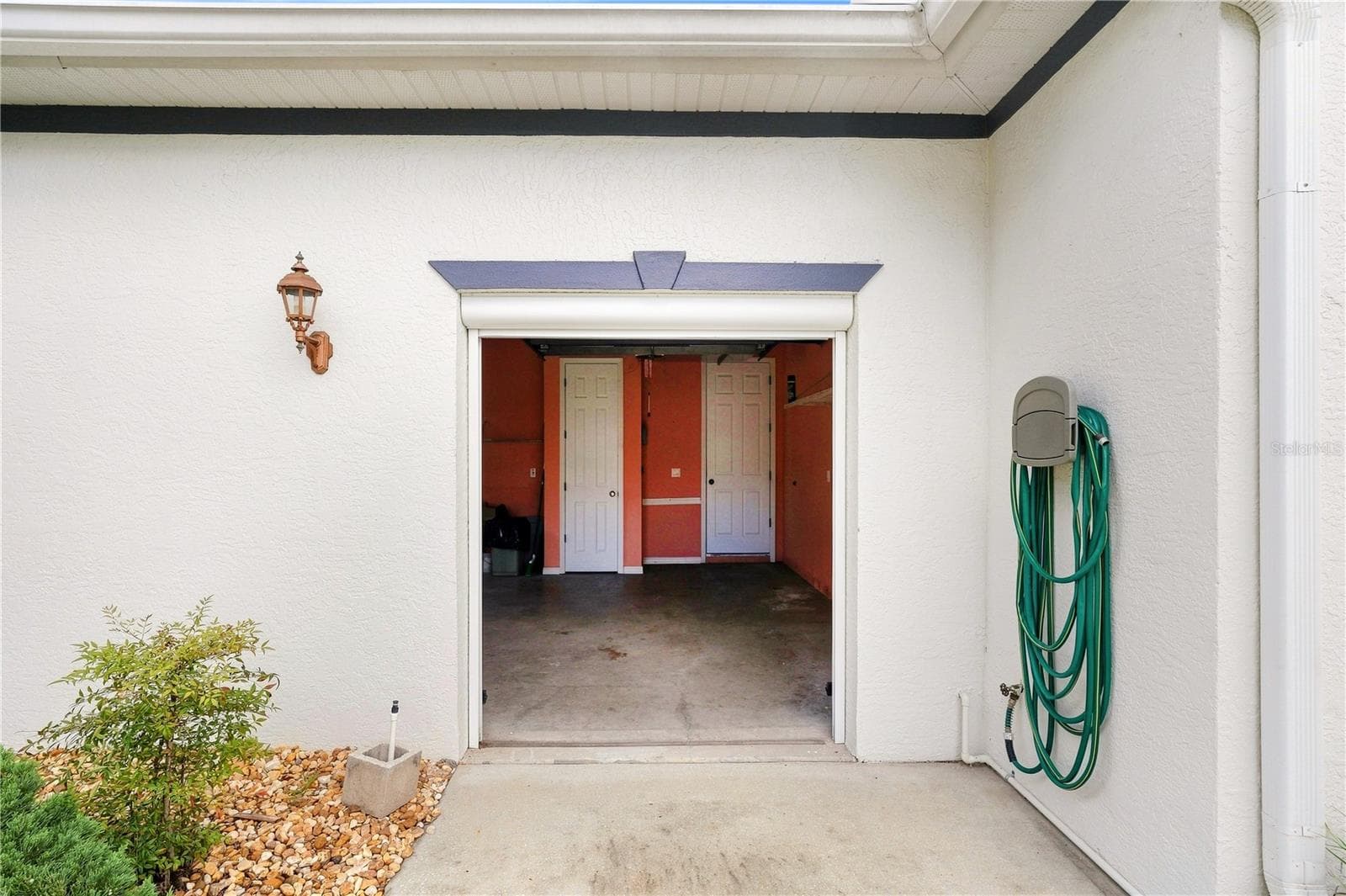 Golf cart garage - 8698 MISSISSIPPI RUN, WEEKI WACHEE