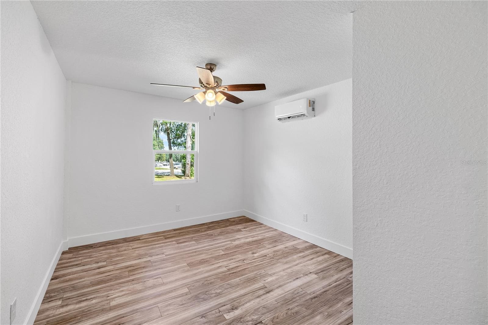 Half Duplex at 614 HOWELL AVE #1, BROOKSVILLE, photo 6 of 8