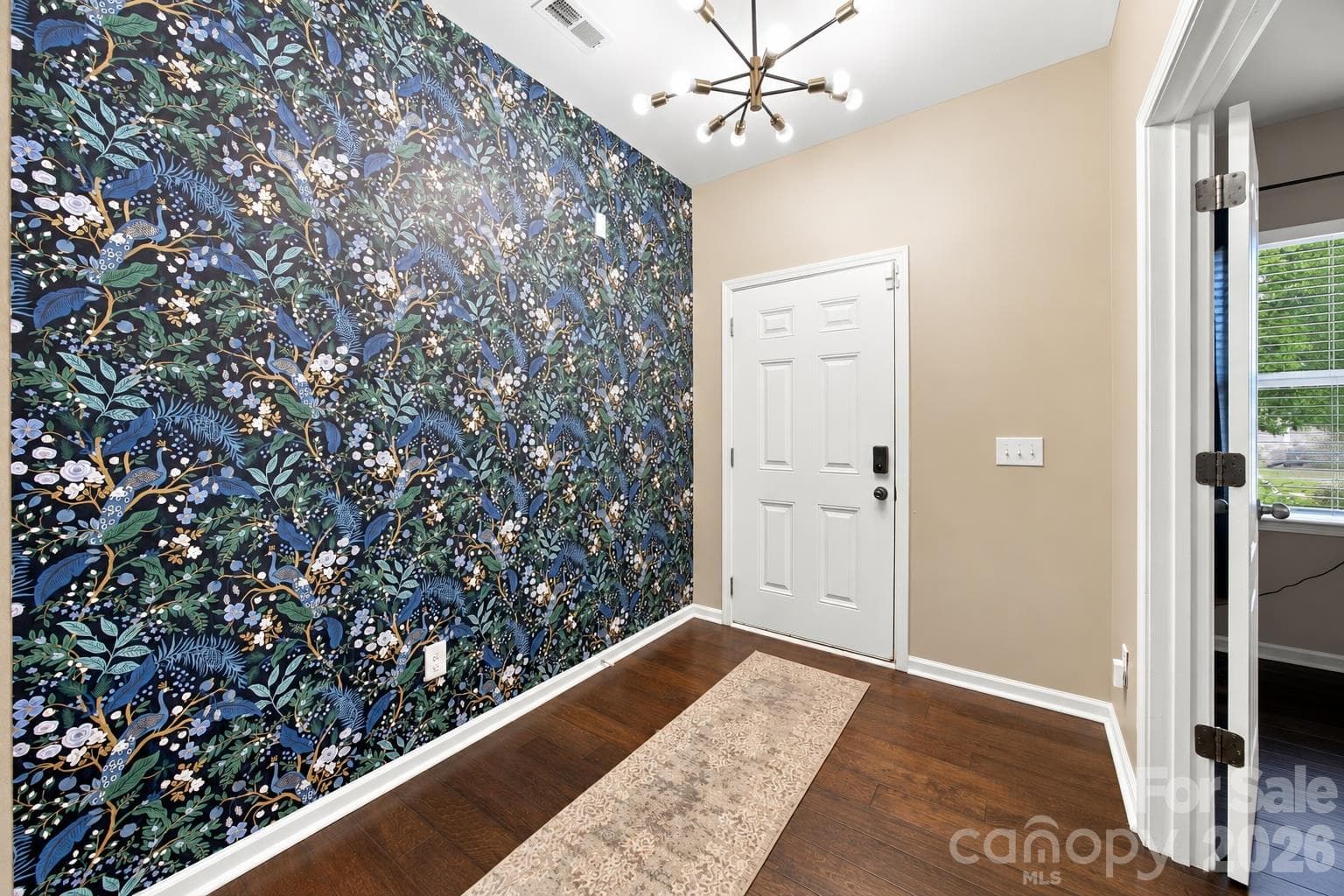 Single Family Residence at 8815 Balsam Bay Road, Charlotte, photo 4 of 30