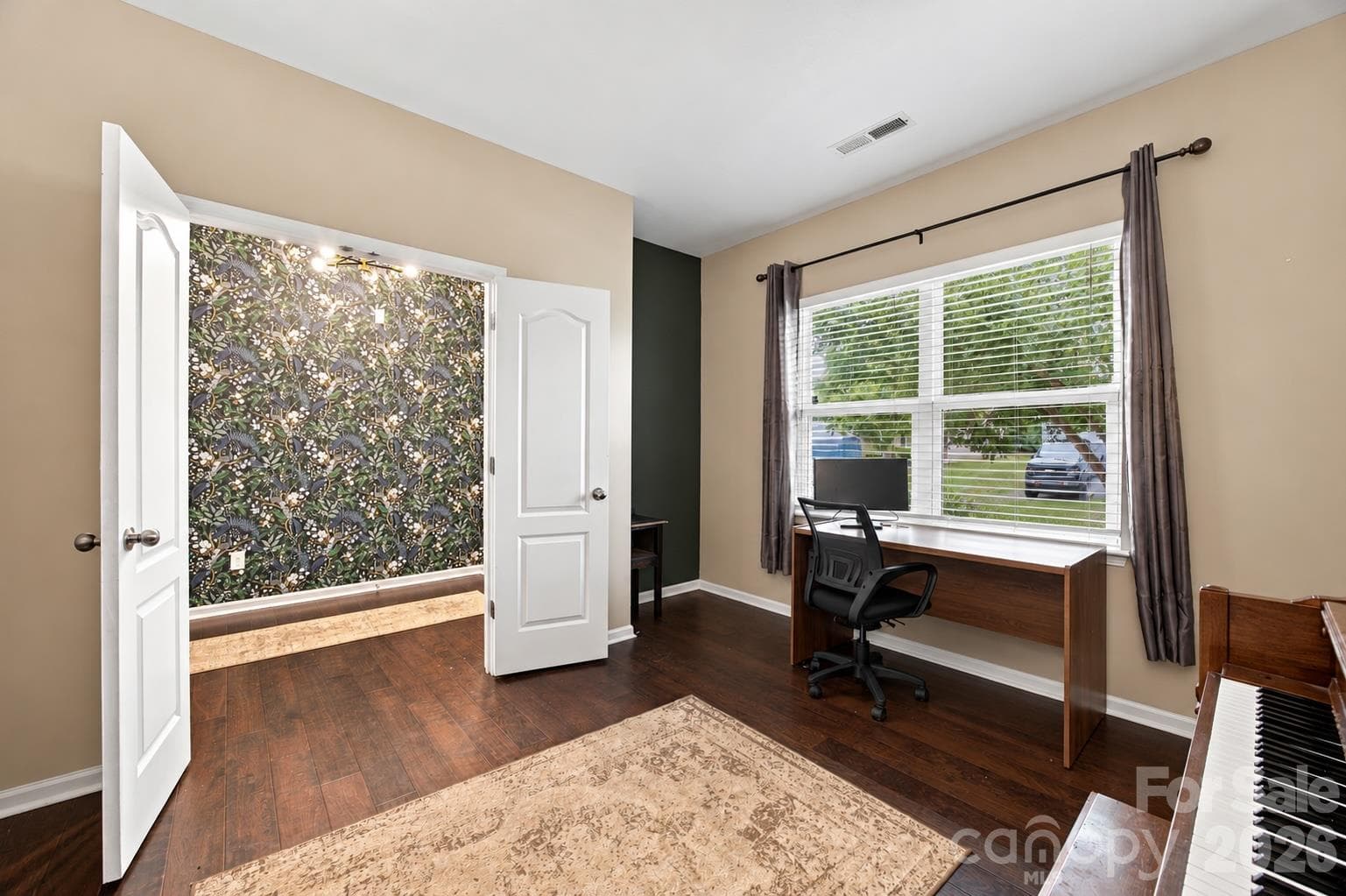 Single Family Residence at 8815 Balsam Bay Road, Charlotte, photo 5 of 30