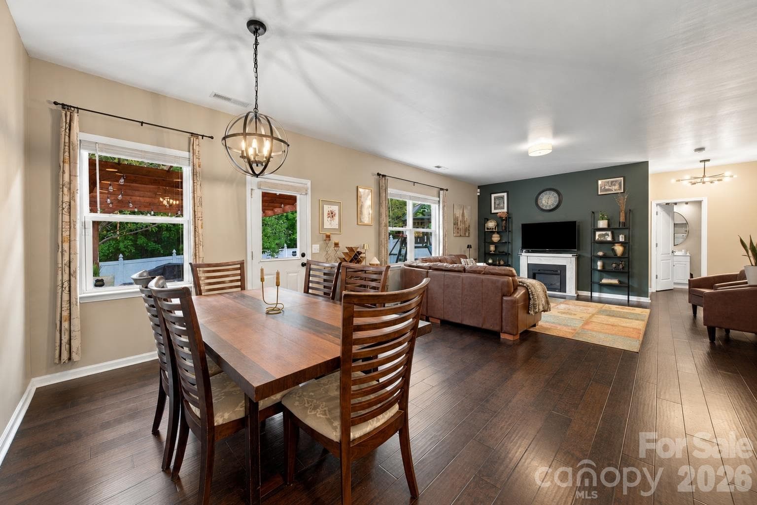 Single Family Residence at 8815 Balsam Bay Road, Charlotte, photo 10 of 30