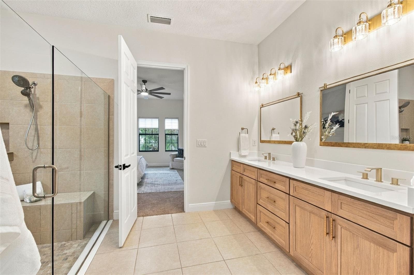 Single Family Residence at 901 GRAND CRESTA AVE, BRANDON, photo 22 of 79