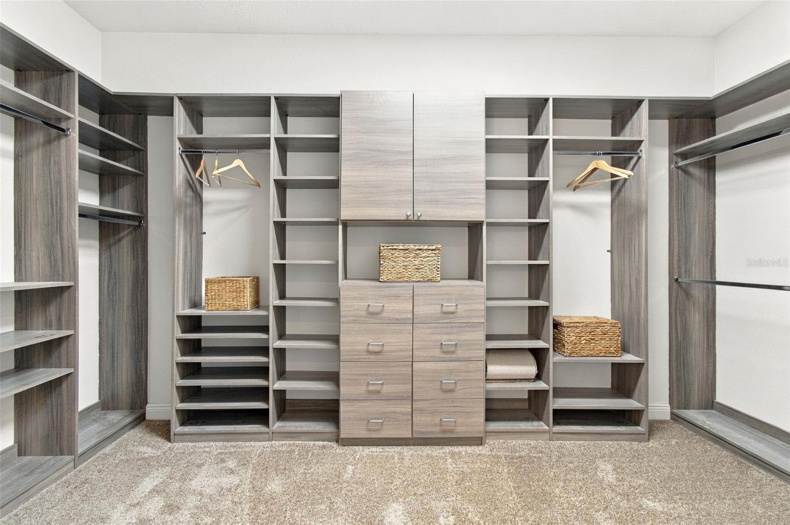 Primary Walk in Closet - 901 GRAND CRESTA AVE, BRANDON
