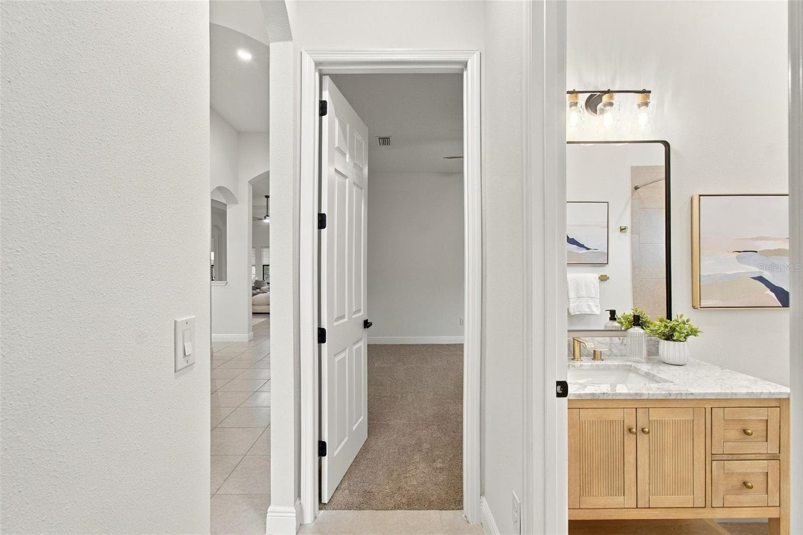 Single Family Residence at 901 GRAND CRESTA AVE, BRANDON, photo 36 of 79