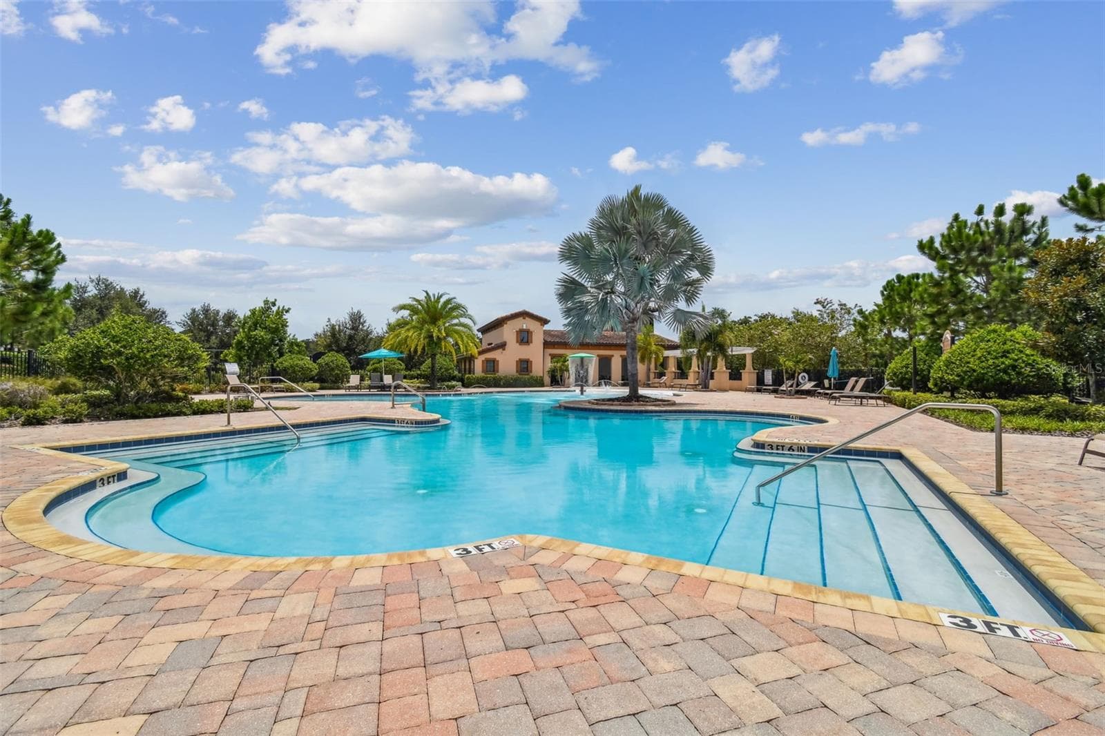 Community Pool - 901 GRAND CRESTA AVE, BRANDON