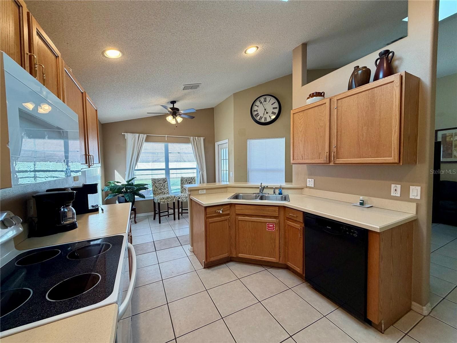Kitchen - 2564 BEAR CREEK CT, KISSIMMEE