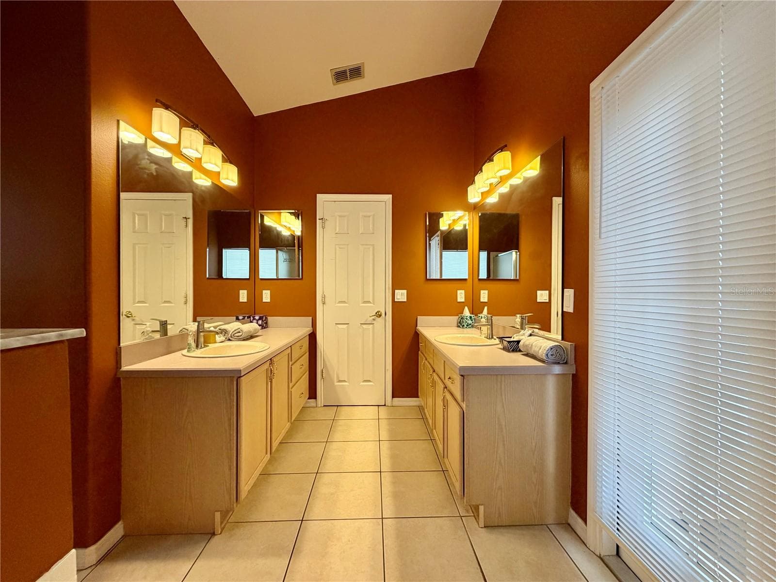 Master bathroom - 2564 BEAR CREEK CT, KISSIMMEE