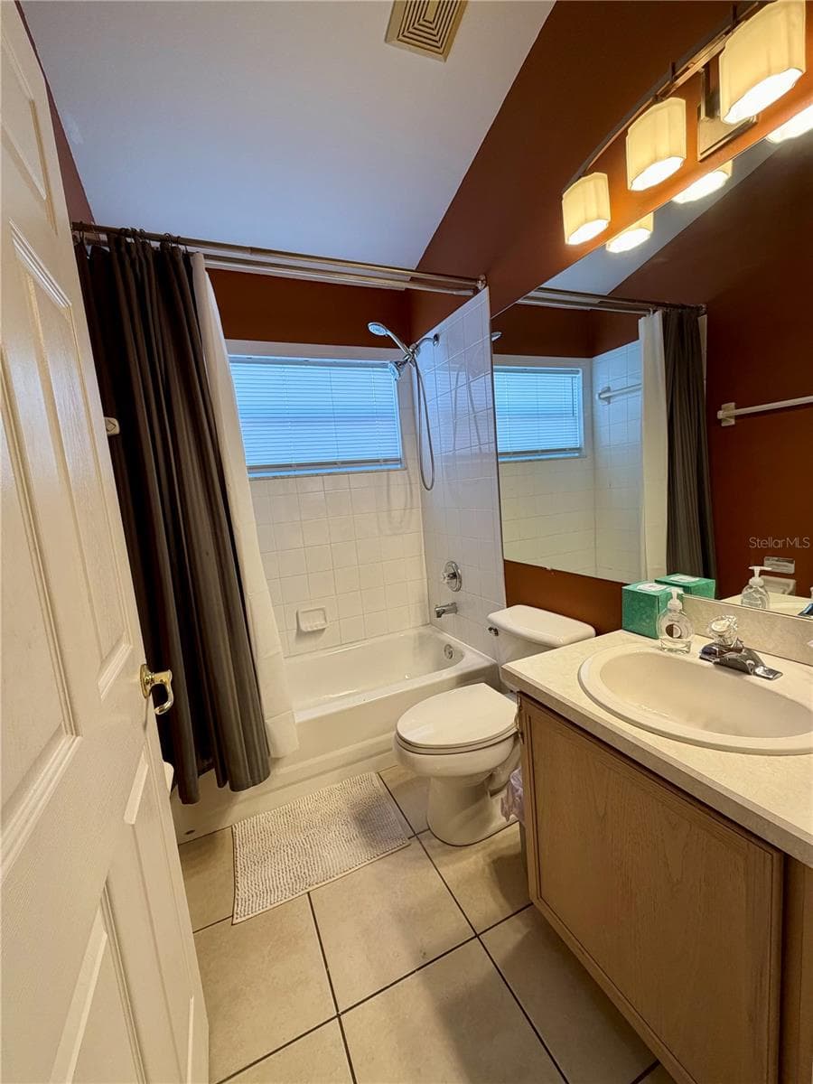 2 bathrooms - 2564 BEAR CREEK CT, KISSIMMEE