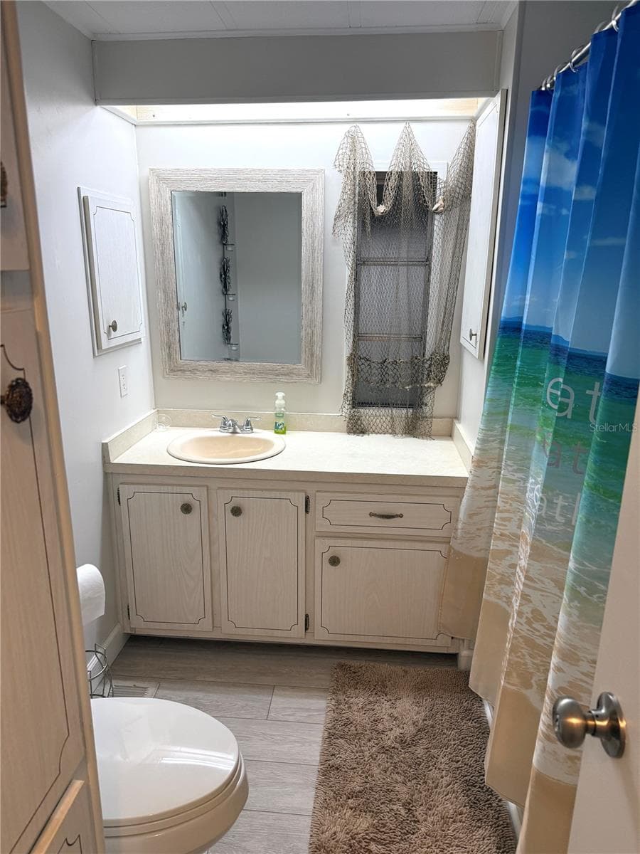 Guest Bathroom - 5619 BAYSHORE RD #159, PALMETTO