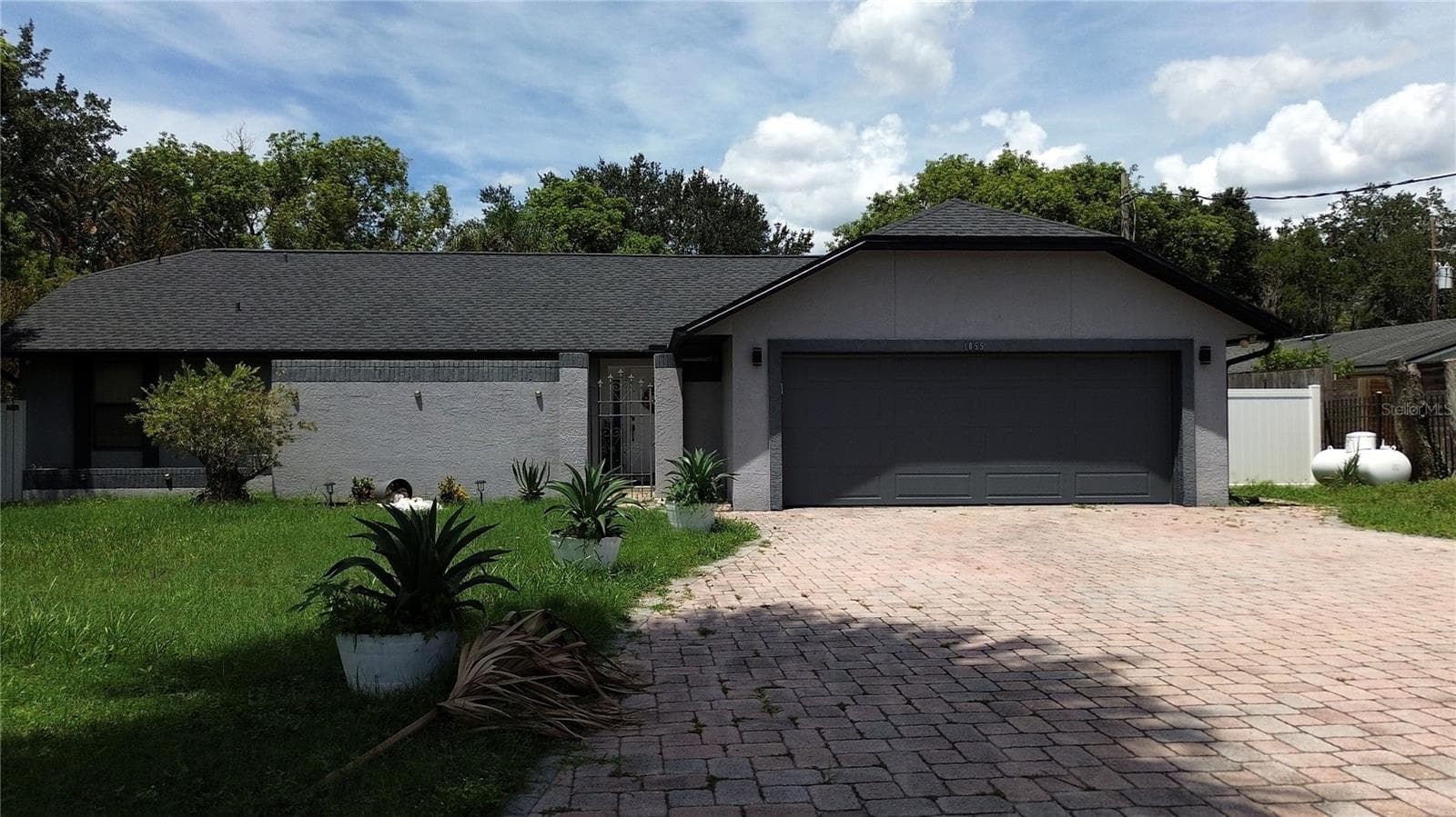 Single Family Residence at 1055 HOLDEN AVE, ORLANDO, photo 3 of 20