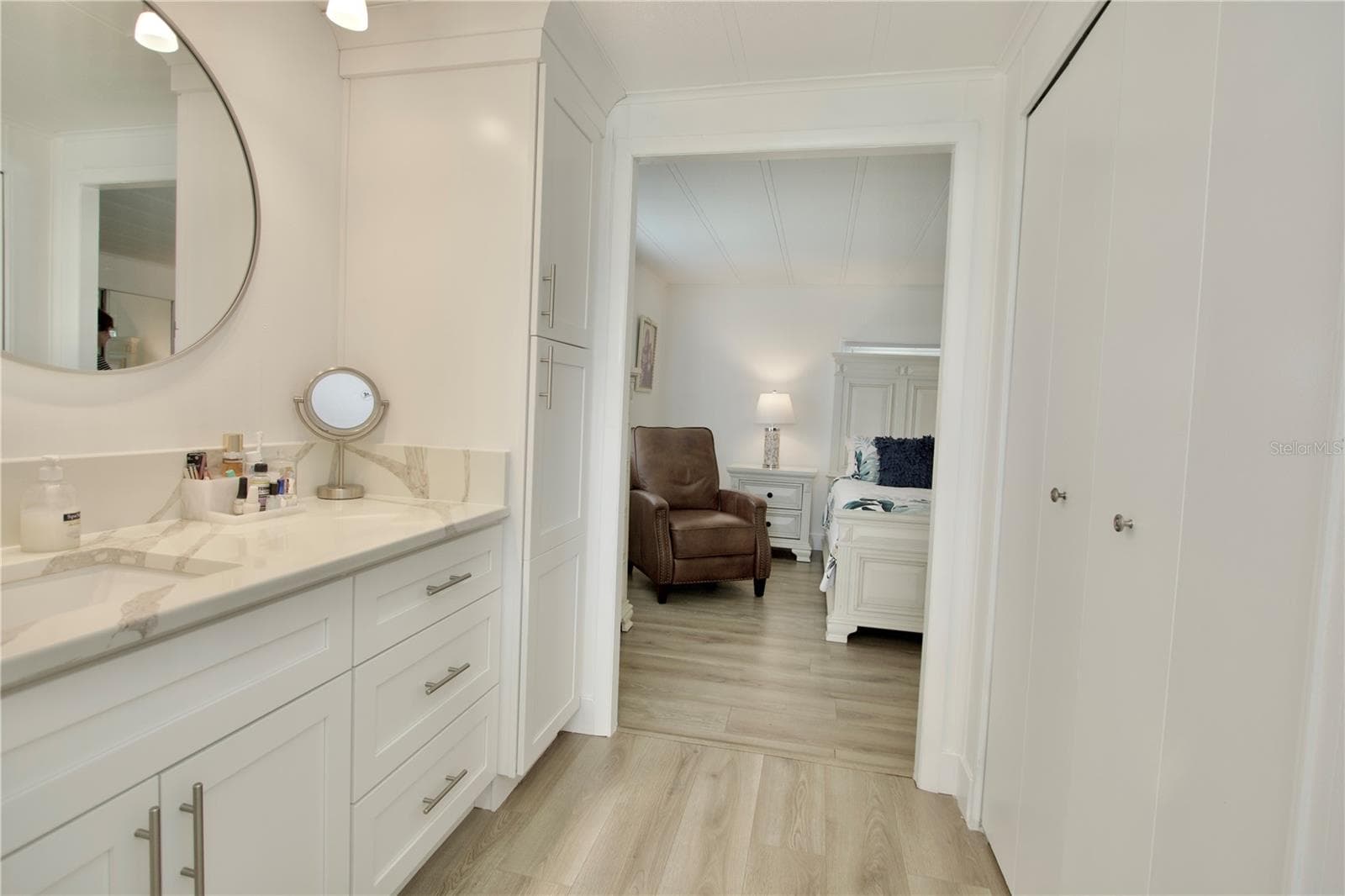 Ensuite Bath for Primary Bedroom - 5005 FRENCH CIR, NEW PORT RICHEY
