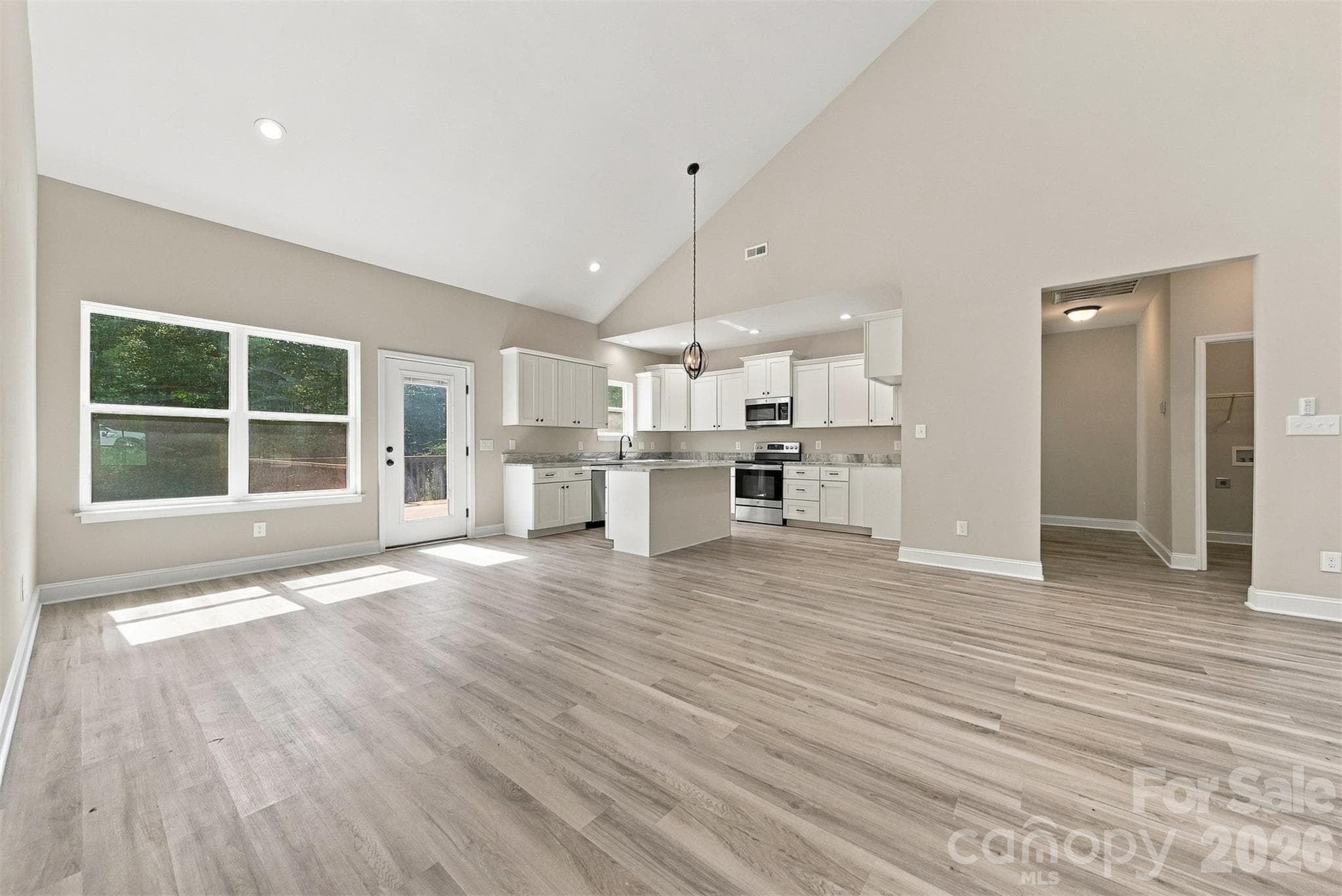 Single Family Residence at 189 Sweet Cherry Lane, Stony Point, photo 4 of 19