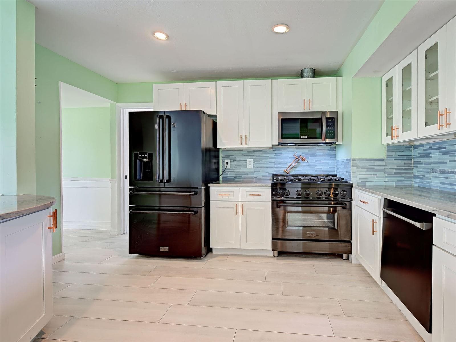 Single Family Residence at 612 GLEN OAK RD, VENICE, photo 13 of 61