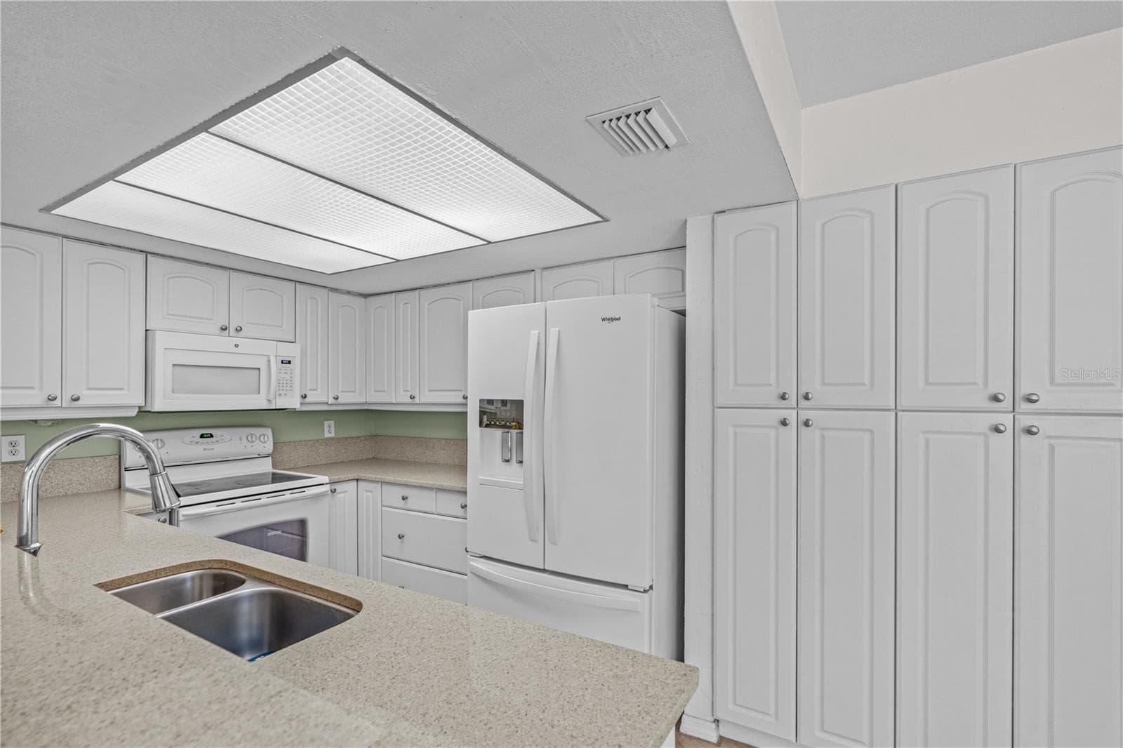 Townhouse at 132 BERMUDA PETREL CT, DAYTONA BEACH, photo 14 of 38