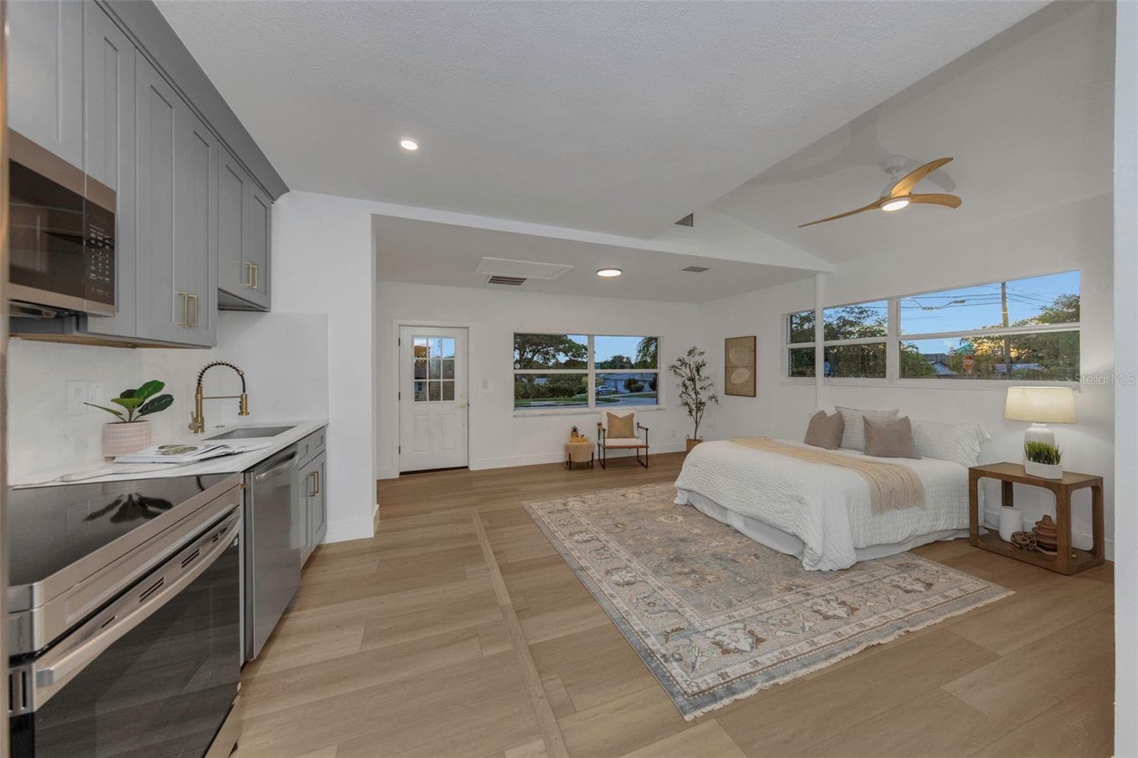 Private In Law Suite - 8209 134TH ST, SEMINOLE