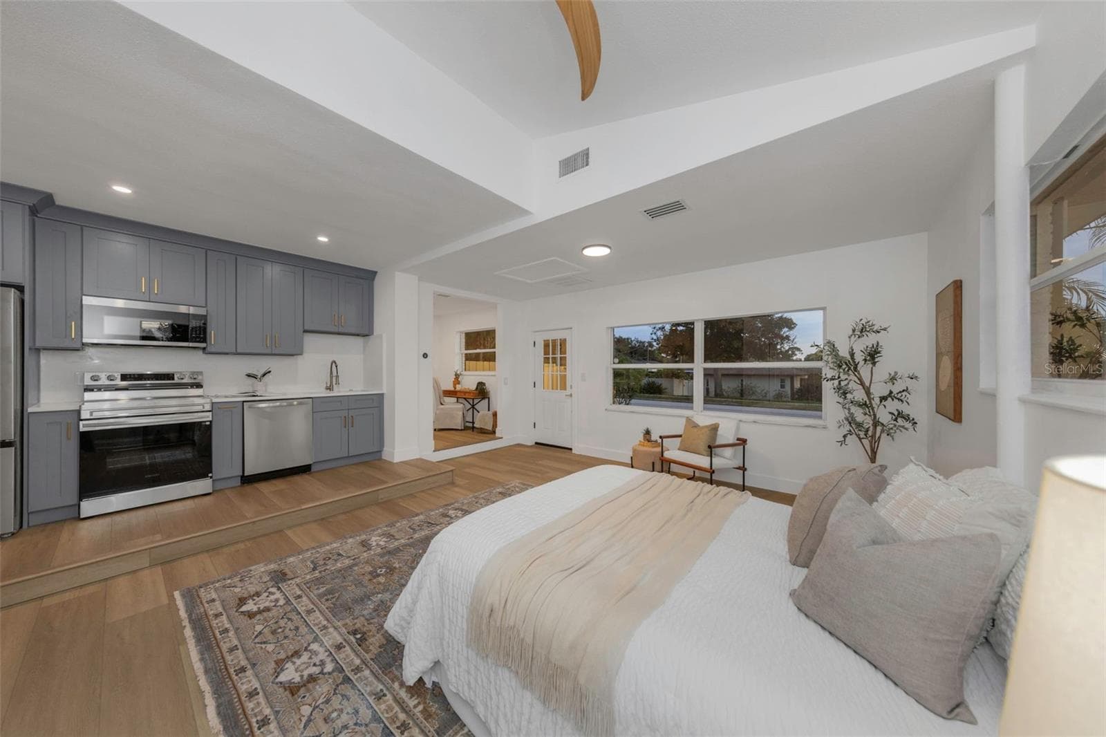 Private In Law Suite - 8209 134TH ST, SEMINOLE