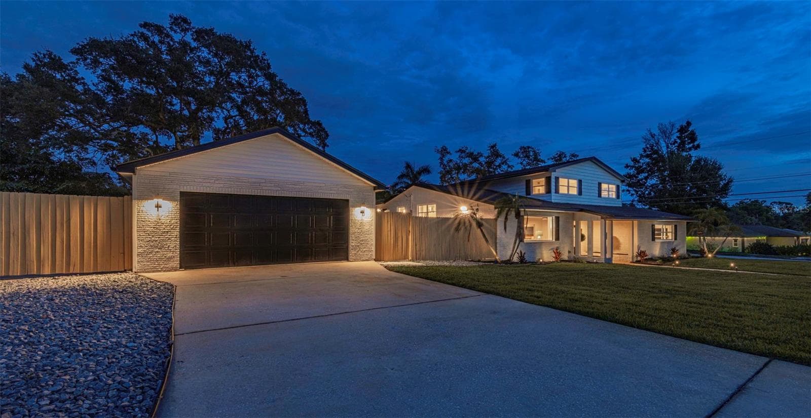 Front Exterior - Twilight - 8209 134TH ST, SEMINOLE