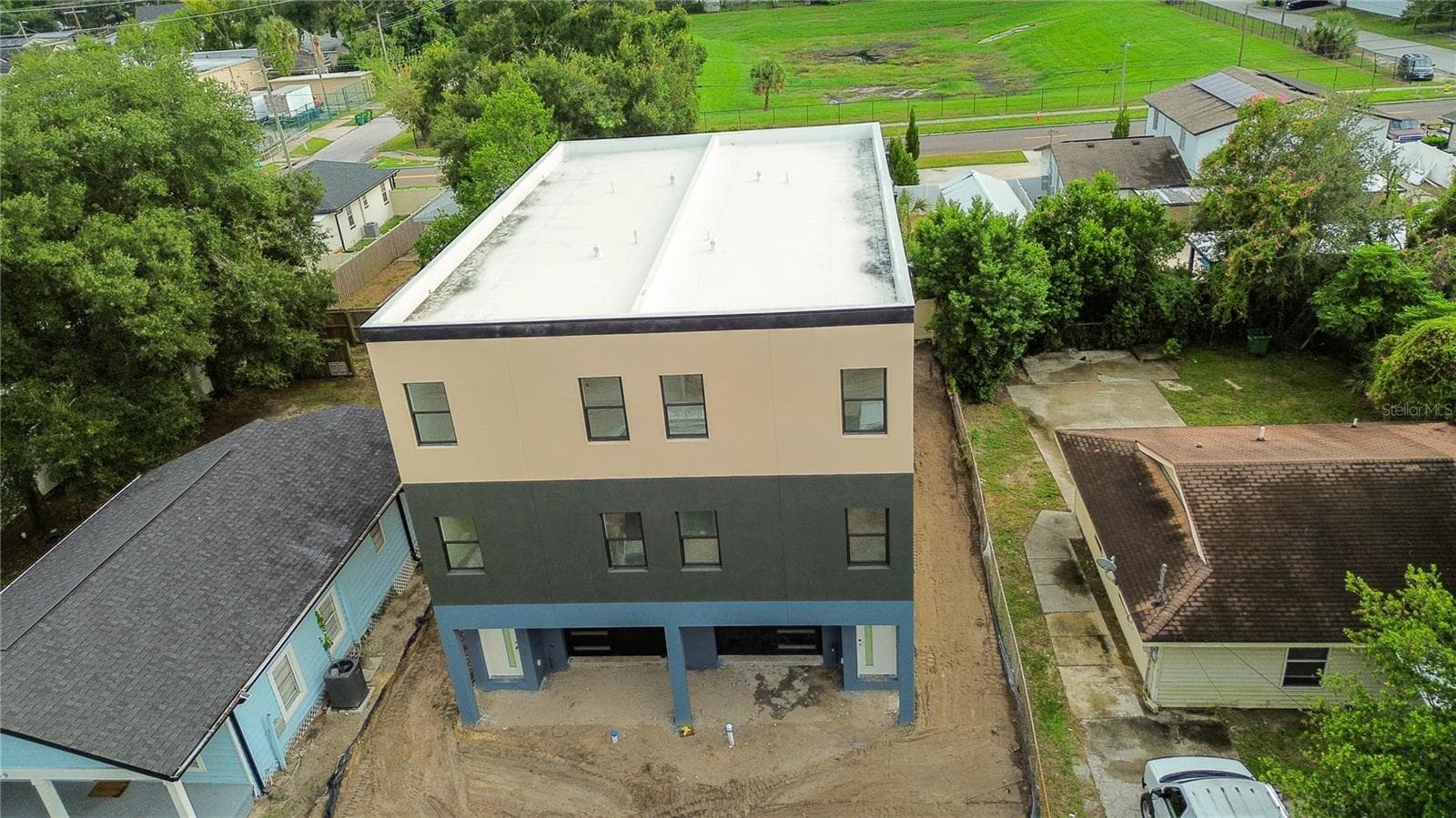 Townhouse at 2707 E 22ND AVE, TAMPA, photo 3 of 6