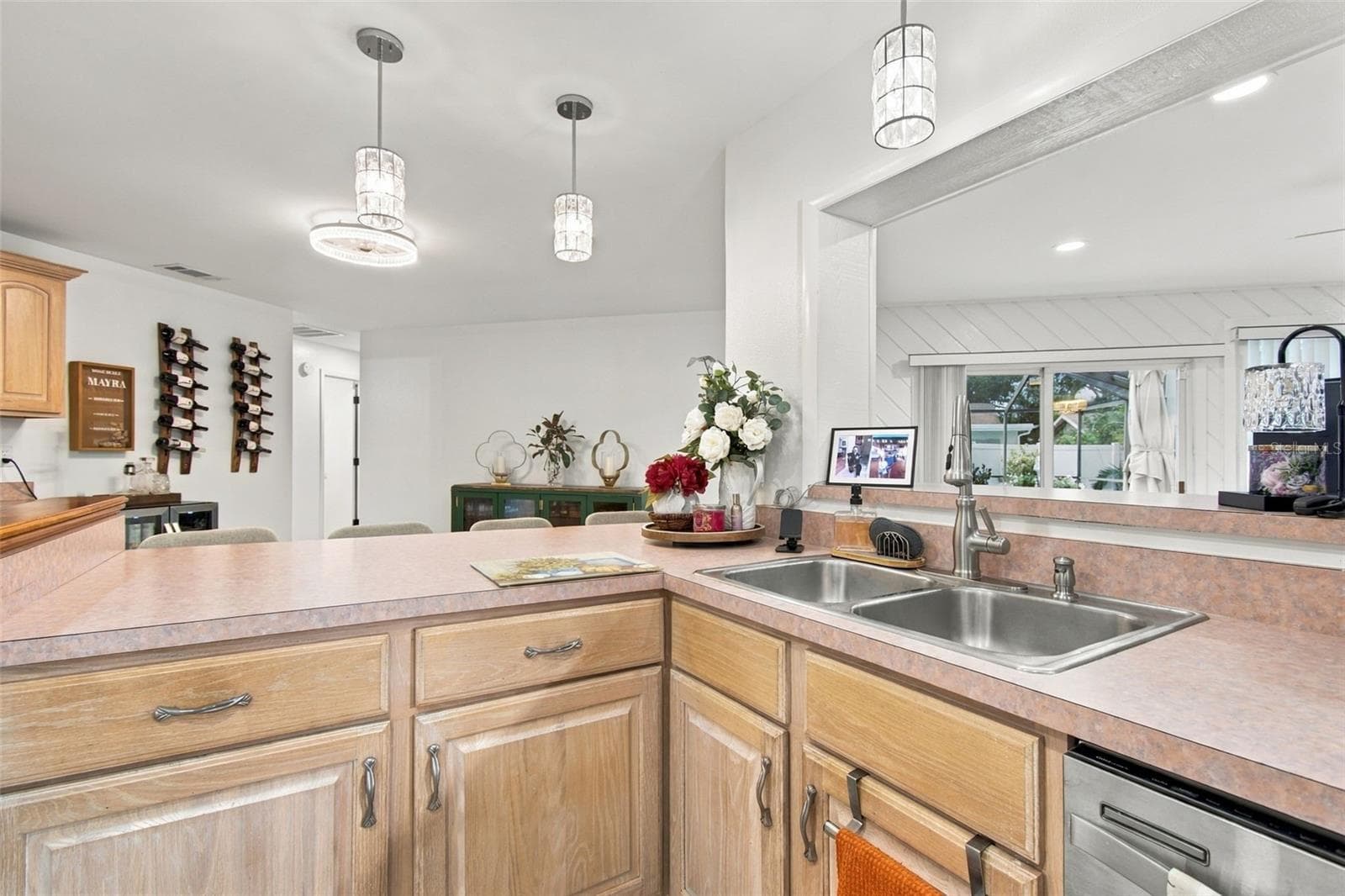 KITCHEN PASS THROUGH TO DEN - 14304 91ST AVE, SEMINOLE