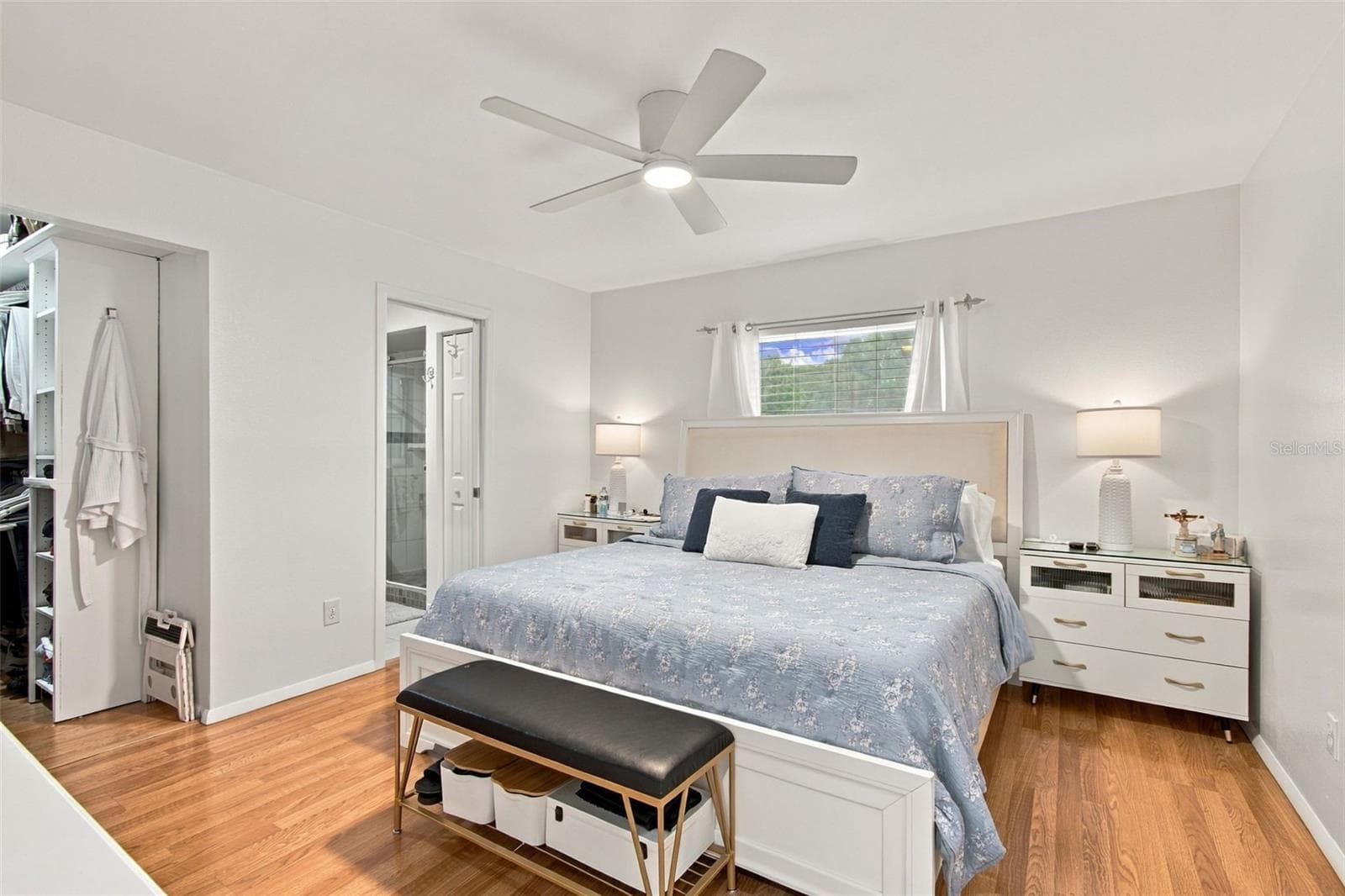 PRIMARY BEDROOM WITH EN SUITE BATHROOM - 14304 91ST AVE, SEMINOLE