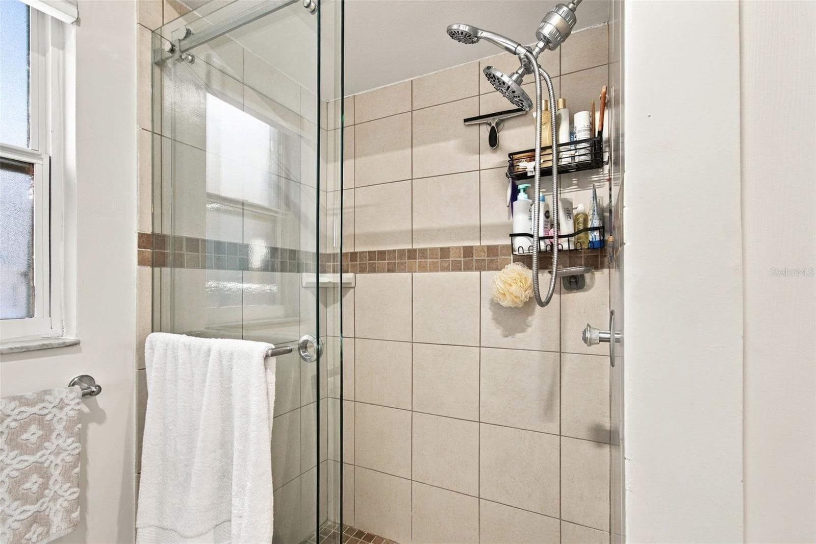 WALK IN SHOWER - 14304 91ST AVE, SEMINOLE