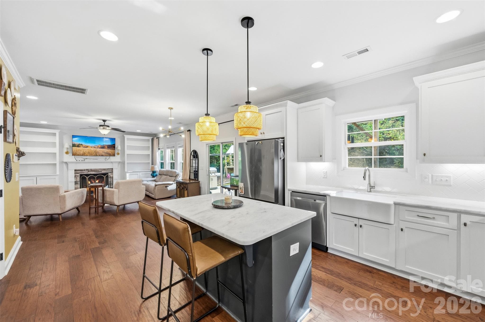 Single Family Residence at 419 Spruce Place SE, Concord, photo 10 of 41