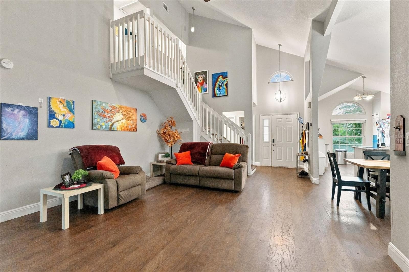 Single Family Residence at 1621 SPINNING WHEEL DR, LUTZ, photo 4 of 21